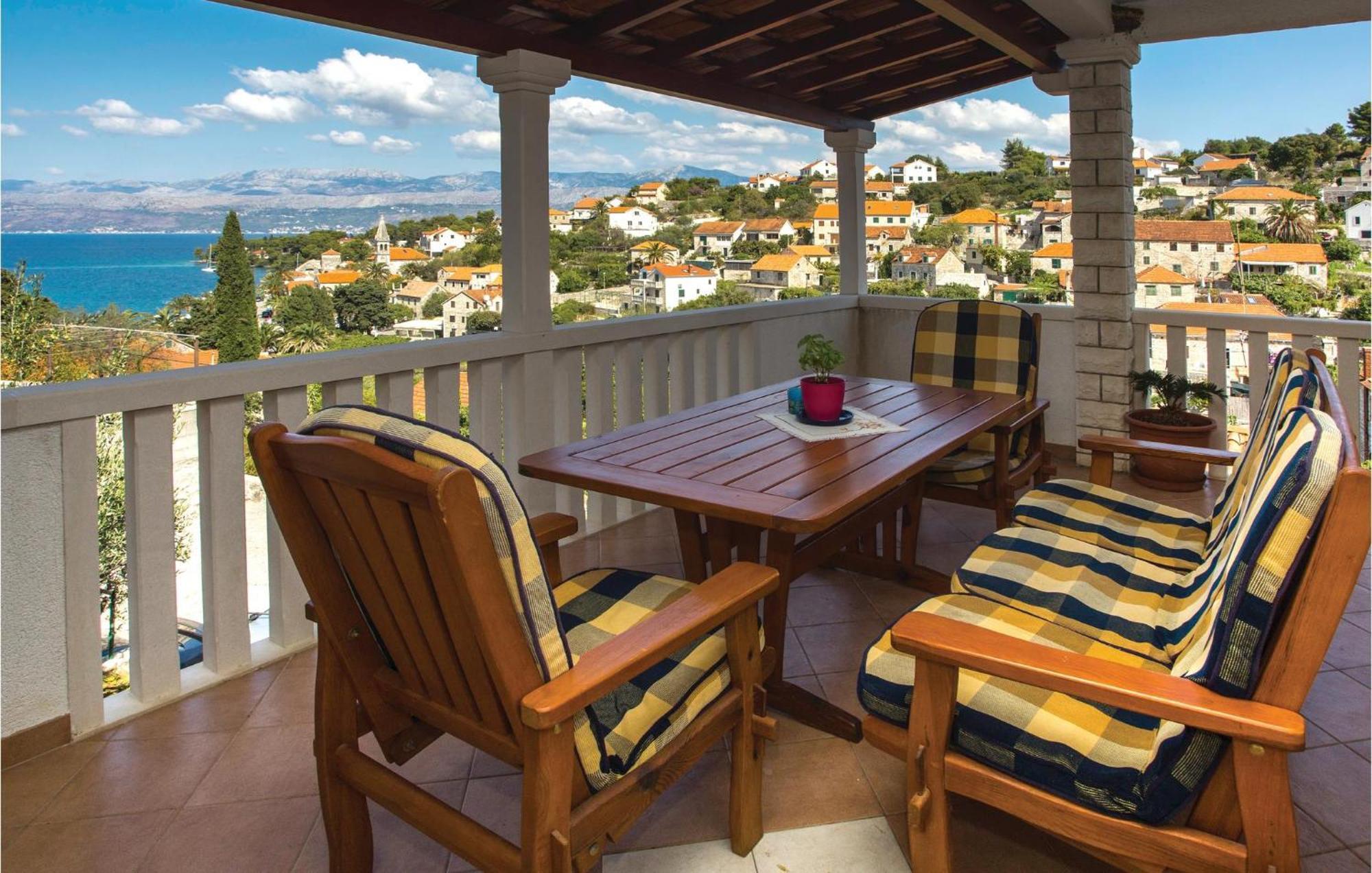 Nice Apartment In Splitska With Wifi 外观 照片