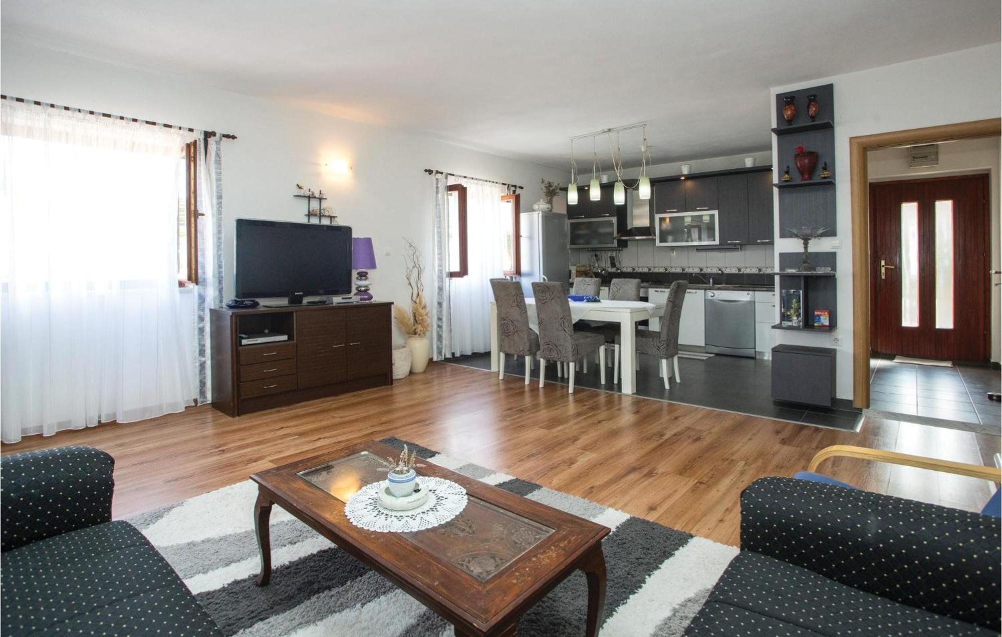 Nice Apartment In Splitska With Wifi 外观 照片