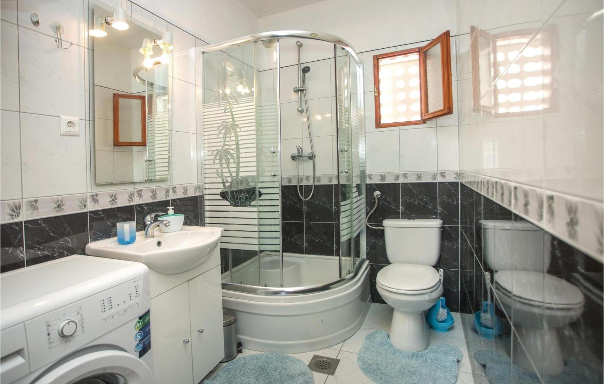 Nice Apartment In Splitska With Wifi 外观 照片